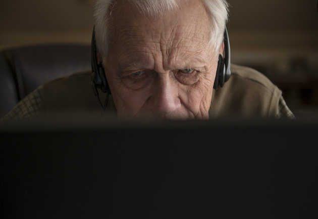 WASHINGTON, DC - JANUARY 20: Ron Lehker, age 90, on his computer answering numerous questions on Reddit in Washington, DC on January 20, 2016. Last week his grandson put him on Reddit's AMA (Ask Me Anything) and he received hundreds of responses, people asking him about life, love, time, history, right and wrong, etc. (Photo by Linda Davidson / The Washington Post via Getty Images)