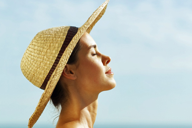 woman_sun_hat_648_2