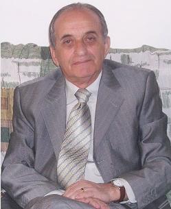 Prof. Murat Gecaj, publicist e studiues shqiptar, ish-redaktor në gazetën javore të fëmijëve “Pionieri”. Ka studiuar e botuar, dhe vazhdon punimet e tij për historinë e arsimit dhe të mendimit pedagogjik shqiptar, veçanërisht nga Kosova. Në vitin 1992, mbrojti disertacionin në këtë fushë dhe mori gradën “Doktor i shkencave pedagogjike”. Në vijim të punës së bërë, në vitin 1996 iu dha titulli shkencor “Profesor i asociuar”. Në 2011, është përfshirë në Institutin e Integrimit të Kulturës Shqiptare, me qendër në Tiranë, me detyrën përgjegjës i sektorit të shtypit e i marrëdhënieve me publikun.