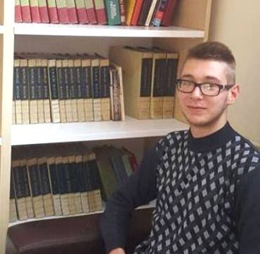 Ledio Hala, studenti i vitit të dytë në degën Gjuhë-Letërsi në Fakultetin e Historisë dhe të Filologjisë në Universitetin e Tiranës.