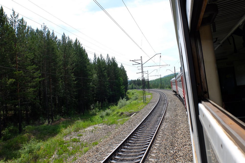 traveling-by-train-in-russia