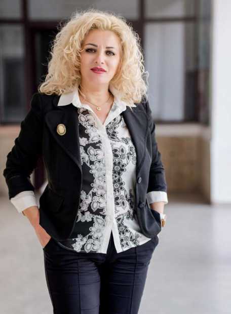 Teuta Dobi, drejtoreshë e gjimnazit “Sami Frashëri”, Tiranë