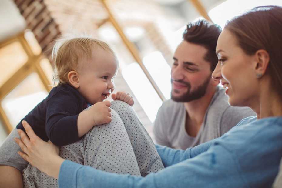 baby-on-parents-knees