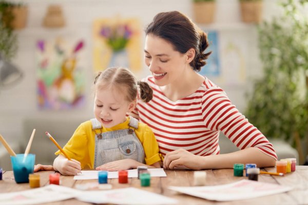 -stock-photo-happy-family-mother-daughter-painting