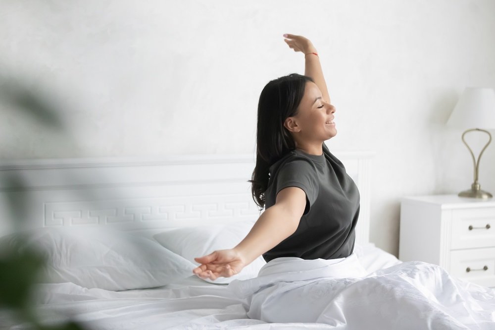wake-up-in-bed-stretching