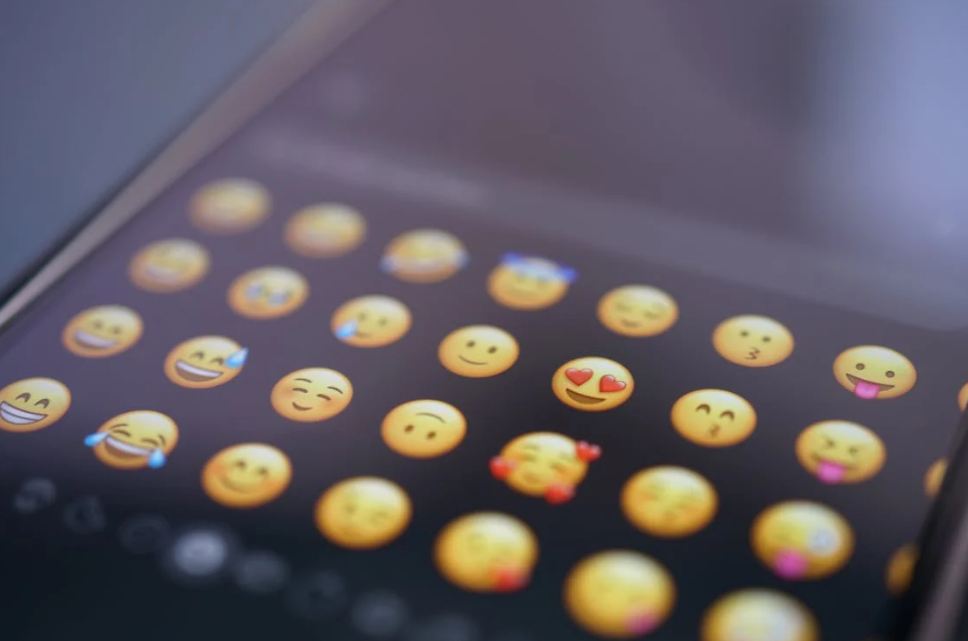 dashuria-emoji1