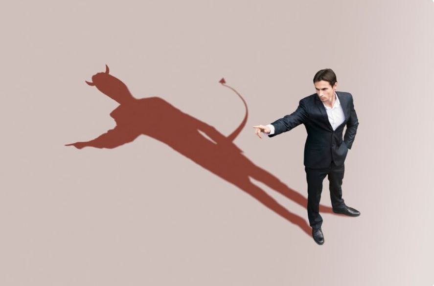 deliri-i-madheshtise